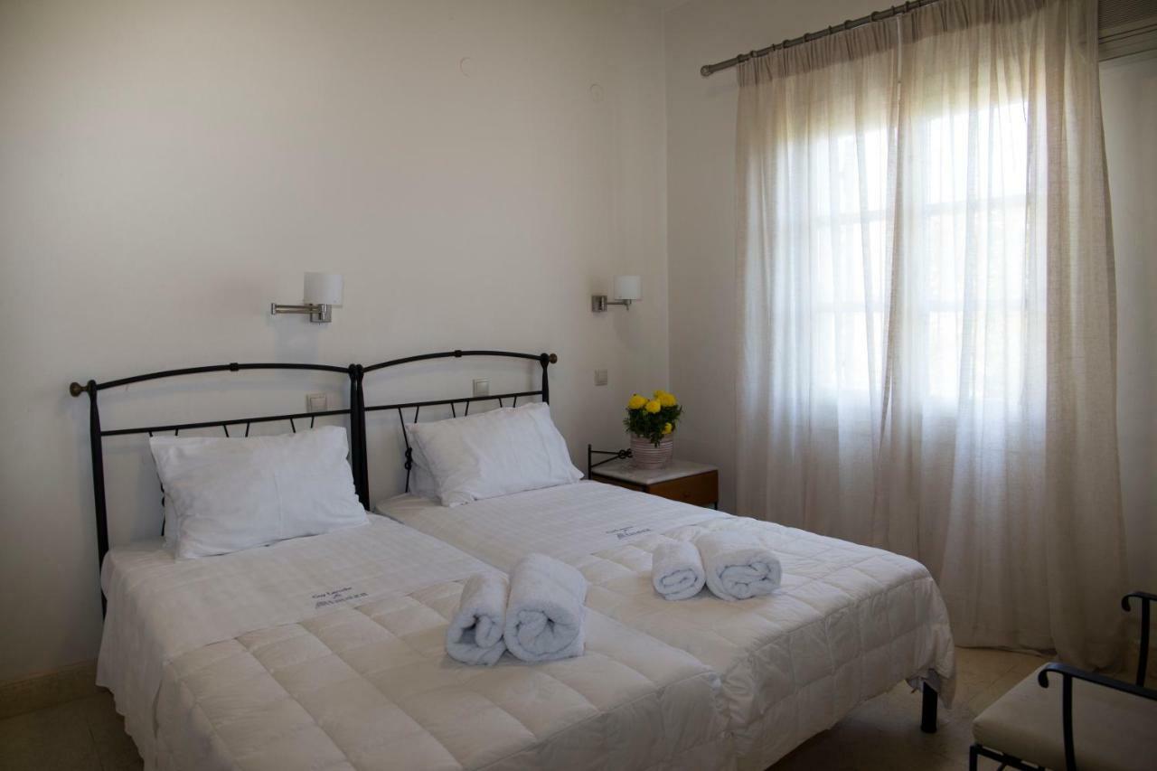 Mimoza Hotel Spetses Town Exterior photo